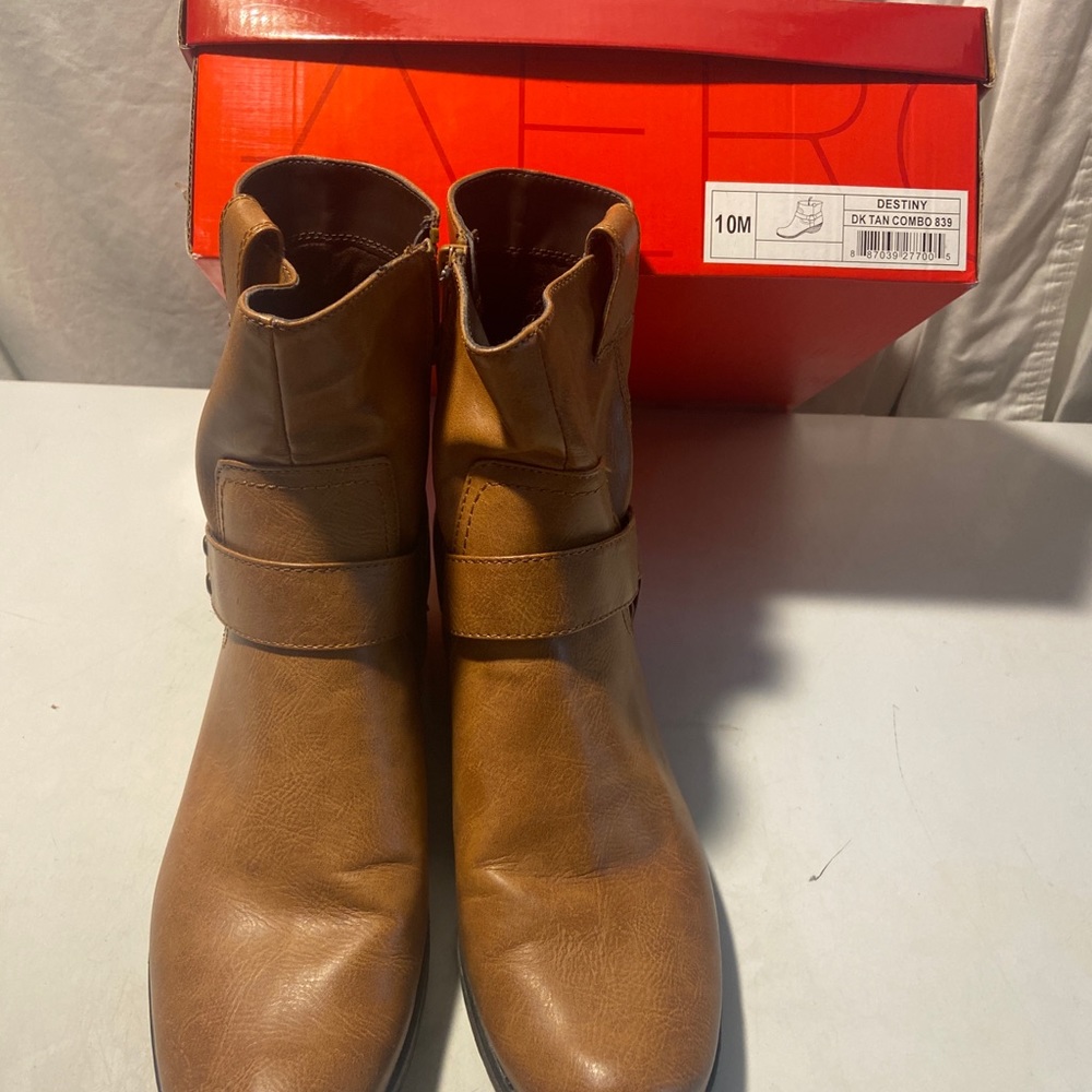Aerosoles camel brown color  ankle boots side zippers  size 10 NIB - Picture 6 of 6